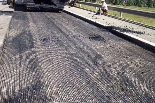 玻纖土工格柵在道路上的應(yīng)用  第1張