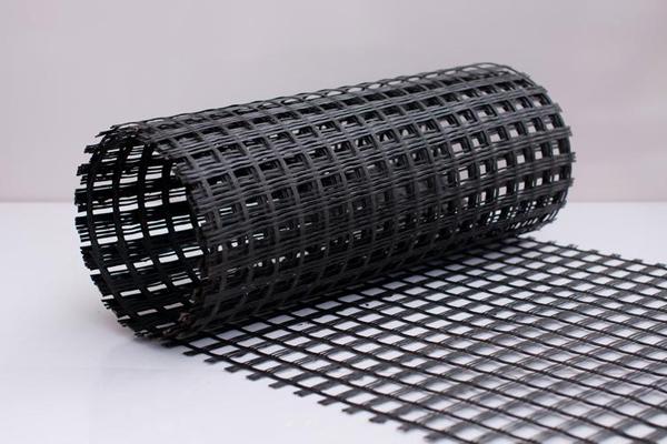 水泥混凝土路面施工，了解土工格柵的應(yīng)用方法  第3張